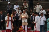 The Governor performed Maa Narmada Aarti at Ahilya Ghat in Maheshwar.